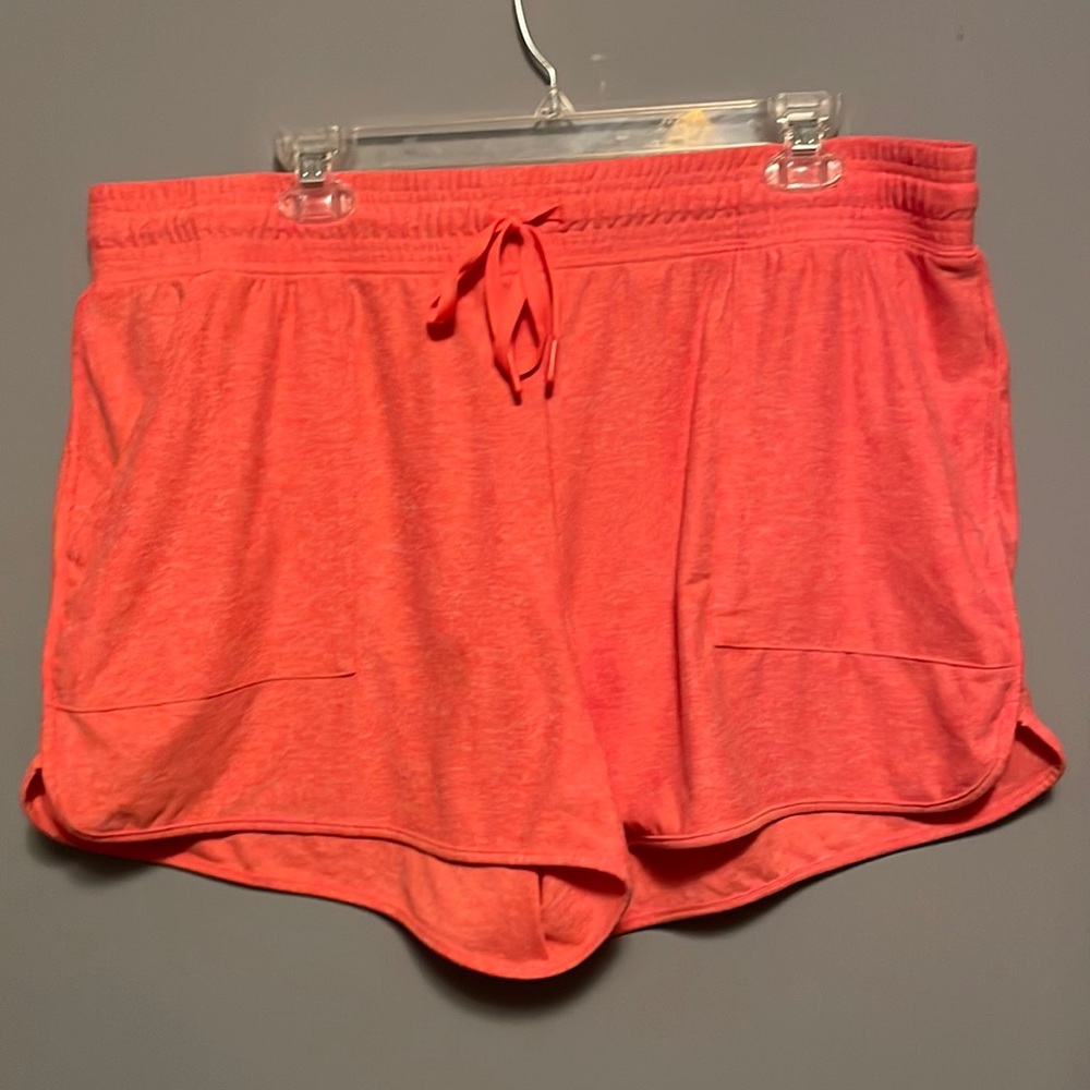 Like New - comfy stretchy shorts- xl